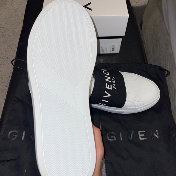 Givenchy Men’s Urban Street Sneaker SIZE 41 (U.S 8) - Picture 3 of 5